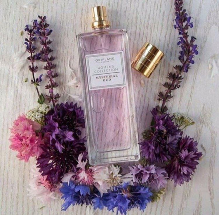 عطر زنانه کالکشن مستریال عود